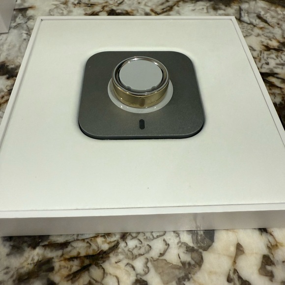 Oura Ring 4, Used but like New! - Picture 1 of 8